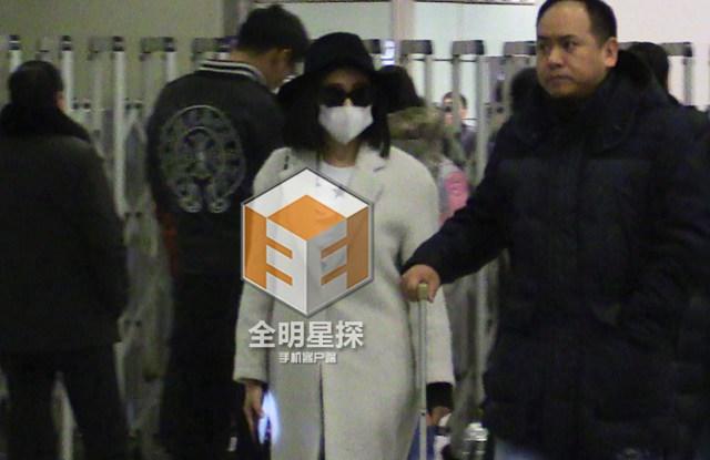 張?zhí)鞇?ài)地下戀曝光