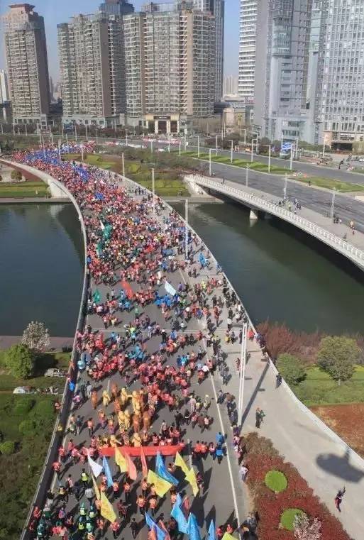 鳴槍開炮，奔跑吧，寶貝！