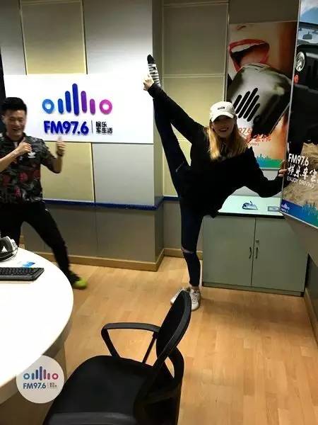 哇哦！都是帶功夫滴美人兒！