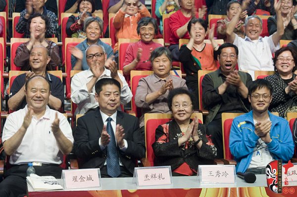 前排就坐的嘉賓-（左起）翟金成、孟祥禮、王秀玲、程雙坤