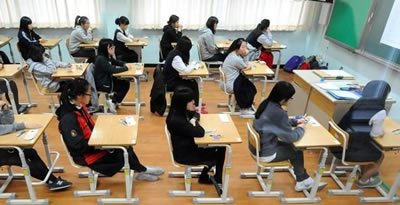 　藝術(shù)生不僅需要專業(yè)課優(yōu)秀，文化課成績也必須達(dá)標(biāo)