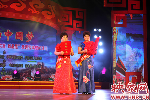 馬街書會(huì)圓滿落幕黃艷芳王雪會(huì)1.6萬元獲書狀元 馬街書會(huì)圓滿落幕黃艷芳王雪會(huì)1.6萬元獲書狀元