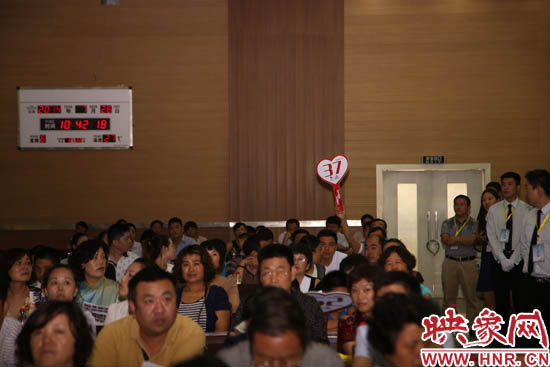 愛心競(jìng)拍會(huì)現(xiàn)場(chǎng) 愛心競(jìng)拍會(huì)現(xiàn)場(chǎng)