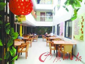 某酒店式養(yǎng)老院的開放餐廳。羅樺琳/圖