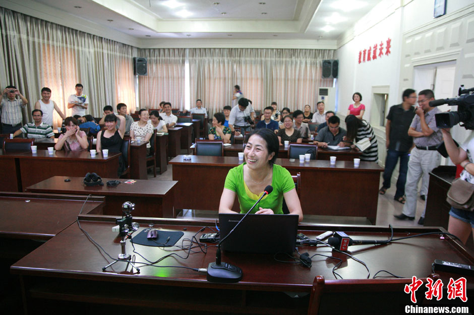 浙江江山韓亞空難親歷學生與國內家長進行視頻對話 中新社發(fā) 李晨韻/攝