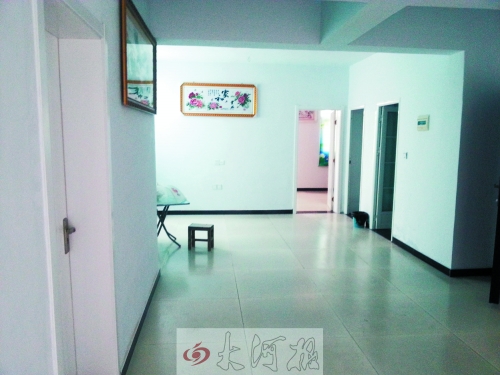 入住的居民說(shuō),這套廉租房面積超過(guò)100平方米。