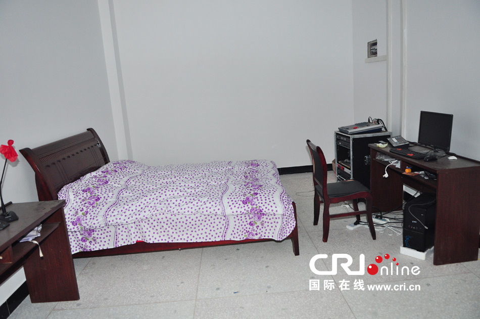 2013年10月21日，長沙云蓋村欠債千萬新建的豪華村部樓。