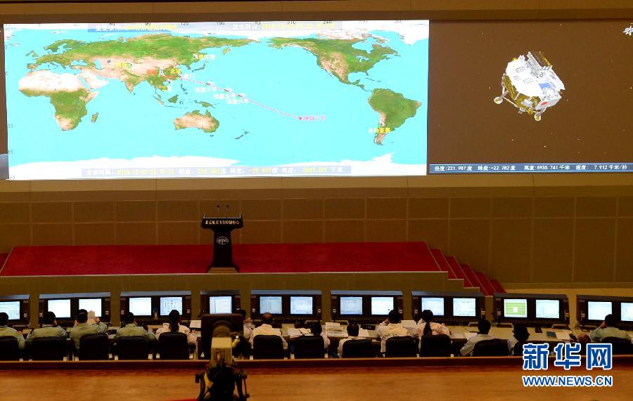 這是12月2日凌晨拍攝的北京航天飛行控制中心大廳。