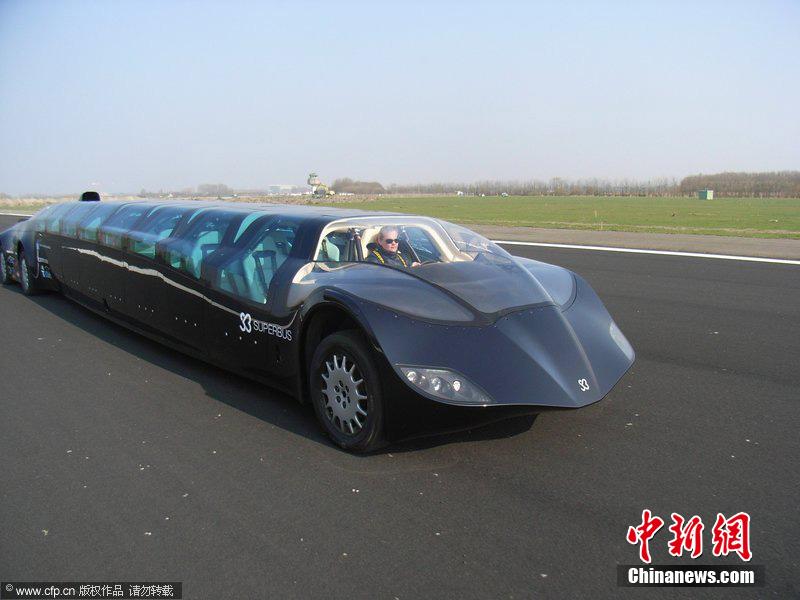 “超級巴士”在迪拜投入運(yùn)營 打造世界最豪華公交車