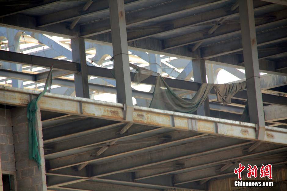 河南“中原之門(mén)”大樓投資1.8億爛尾 河南“中原之門(mén)”大樓投資1.8億爛尾