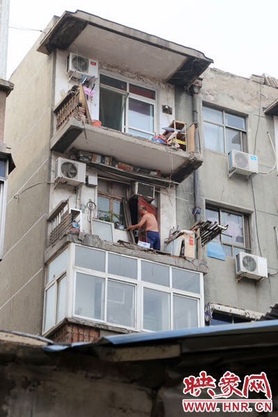 據(jù)了解，該棟房屋建造于1986年，距今已經(jīng)30年。