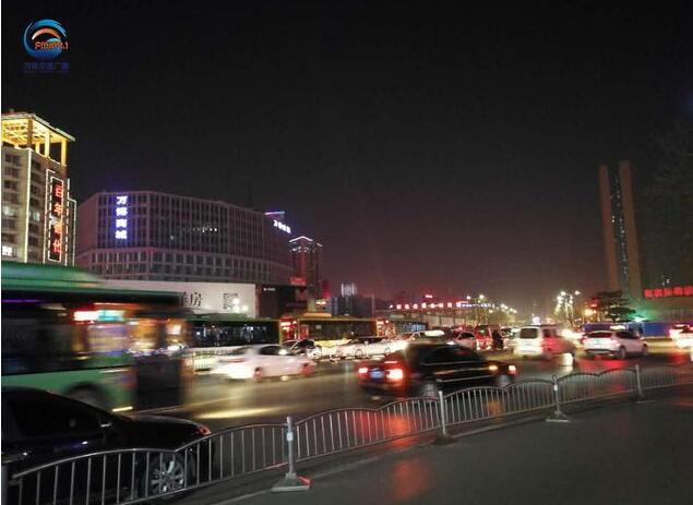 二七廣場(chǎng)嚴(yán)重?fù)矶?車(chē)友吐槽一個(gè)小時(shí)走了5米