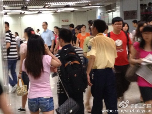 7月22日早上，上海地鐵6號(hào)線浦電路站，一男一女發(fā)生激烈口角，女子“指證”男子系“色狼”。