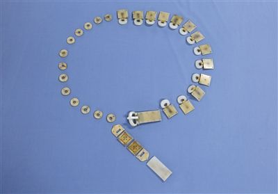 1號墓出土的蹀躞金玉帶。