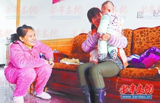 一位嫁給村民的外籍女孩認為她們的主要作用其實是生孩子。