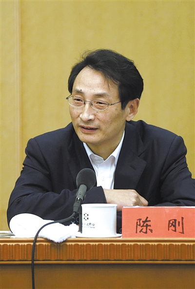 昨日，北京市人大代表、北京市副市長陳剛參與豐臺(tái)團(tuán)小組討論。 新京報(bào)記者 浦峰 攝