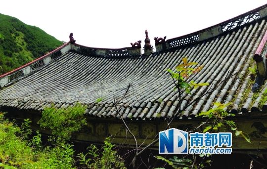 　照光寺在致歉微博中稱，該寺位于蒼山之上，年久失修，且沒有防火通道。