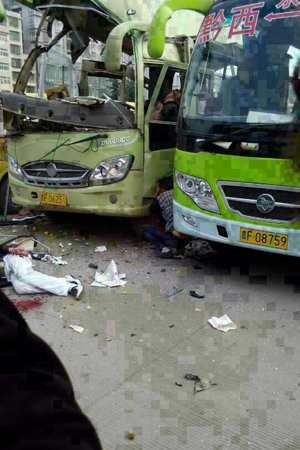 爆炸現(xiàn)場。圖片來自網(wǎng)絡(luò)