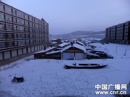 黑龍江一開(kāi)發(fā)商在縣委"跳樓身亡" 副縣長(zhǎng)在場(chǎng)(附圖) 黑龍江一開(kāi)發(fā)商在縣委"跳樓身亡" 副縣長(zhǎng)在場(chǎng)(附圖)