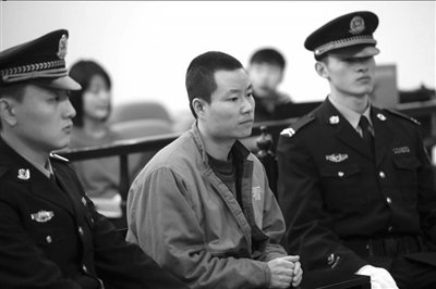 男子偷數(shù)萬信件報紙賣廢紙 涉侵犯通信自由受審 男子偷數(shù)萬信件報紙賣廢紙 涉侵犯通信自由受審