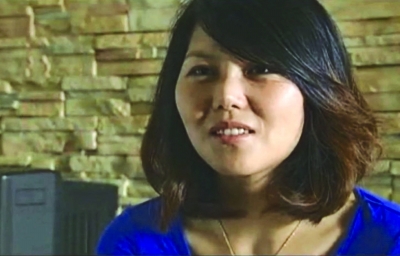 靳冰發(fā)現(xiàn)自己和杜家女兒長得很像。