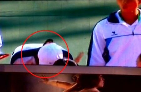 網(wǎng)友曝李娜九運(yùn)會領(lǐng)獎(jiǎng)臺上疑被當(dāng)眾扇耳光(圖) 網(wǎng)友曝李娜九運(yùn)會領(lǐng)獎(jiǎng)臺上疑被當(dāng)眾扇耳光(圖)