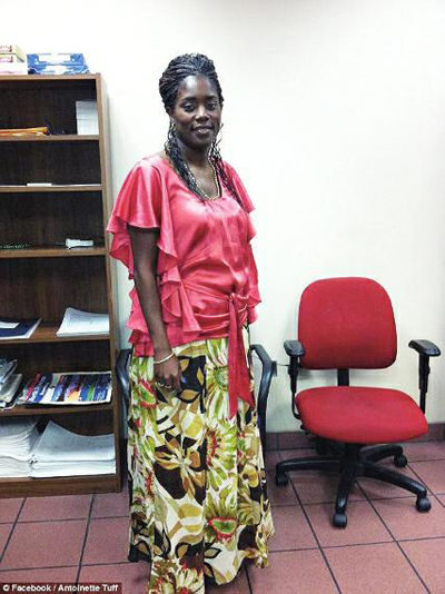 美國槍手闖小學劫持人質(zhì) 女子 美國槍手闖小學劫持人質(zhì) 女子