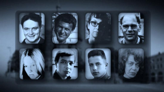 集會(huì)者打出與45年前抗議集會(huì)相同的標(biāo)語“為了你們和我們的自由”。