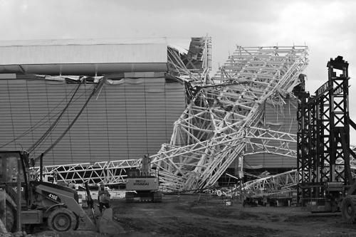 圣保羅市伊塔蓋拉球場(chǎng)坍塌現(xiàn)場(chǎng)。