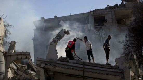 加沙地帶建筑在空襲中被毀。來(lái)源：BBC網(wǎng)站