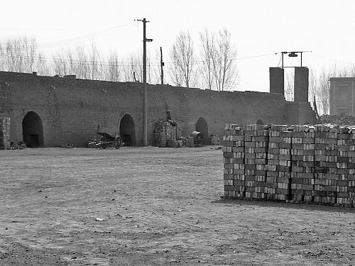 東張巨村的磚窯廠。