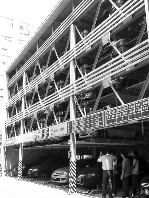 　鄭州新建的28座立體車庫，多數(shù)沒有規(guī)劃許可證
