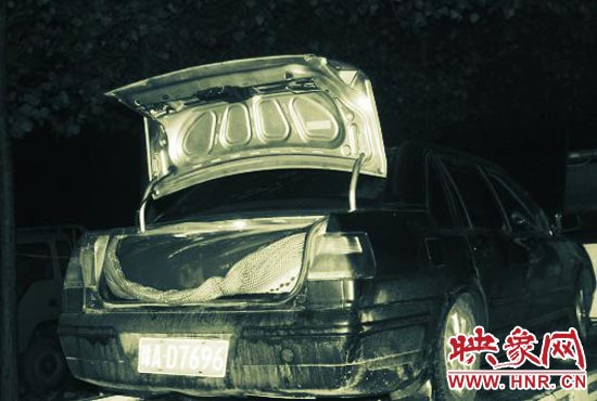 圖為改裝后的轎車(chē)，專門(mén)用于儲(chǔ)油