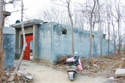 罪惡就發(fā)生在這個(gè)看似平靜的農(nóng)家小院里 罪惡就發(fā)生在這個(gè)看似平靜的農(nóng)家小院里