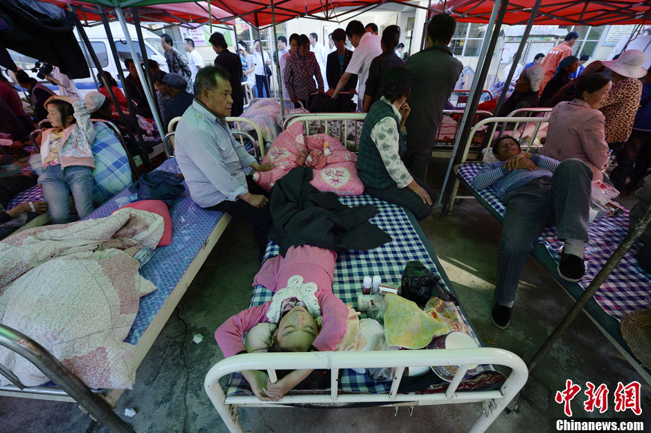 甘肅定西地震:岷縣永光村救援現(xiàn)場(chǎng)直擊 甘肅定西地震:岷縣永光村救援現(xiàn)場(chǎng)直擊