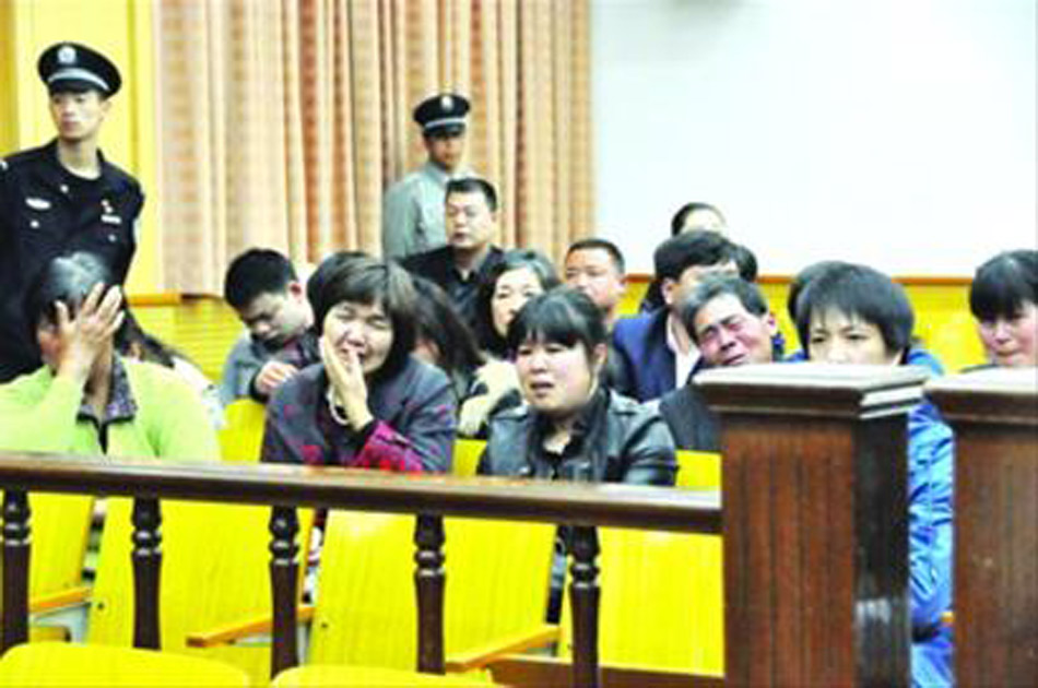 大學(xué)生撞死5名養(yǎng)護(hù)工案開(kāi)庭