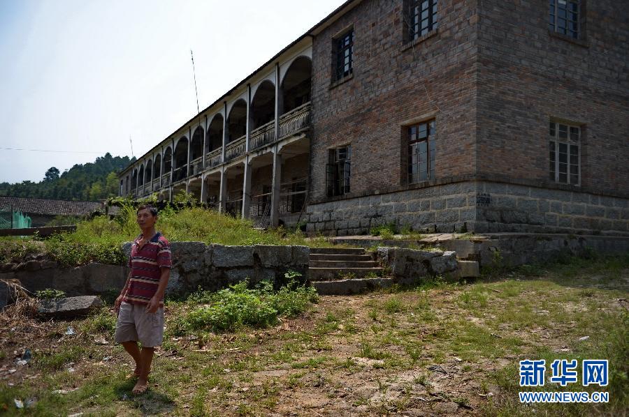 農(nóng)場棚戶區(qū)的最后留守家庭：留下的是回憶，迎來的是幸福