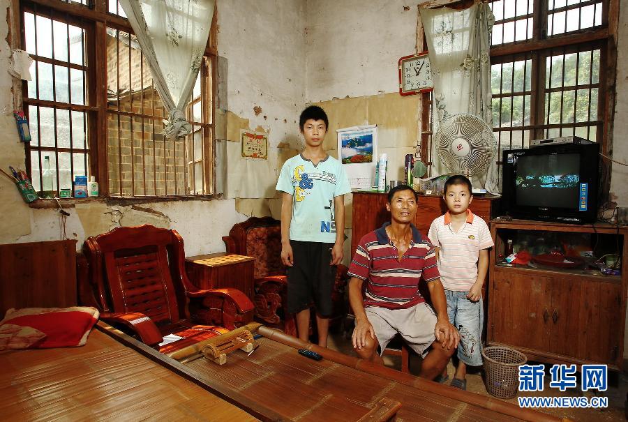 農(nóng)場棚戶區(qū)的最后留守家庭：留下的是回憶，迎來的是幸福