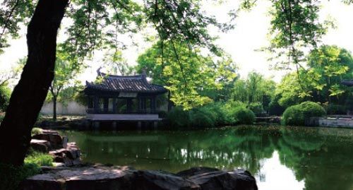 　　江南如珠璣般分布著許多私家園林。