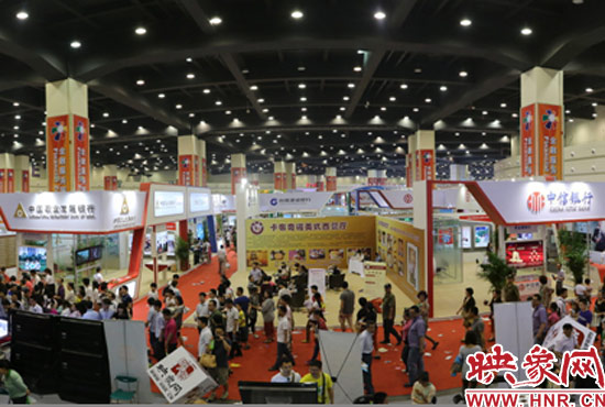 河南電臺(tái)新媒體展廳爆棚 萬(wàn)人現(xiàn)場(chǎng)“逛”映象網(wǎng) 河南電臺(tái)新媒體展廳爆棚 萬(wàn)人現(xiàn)場(chǎng)“逛”映象網(wǎng)