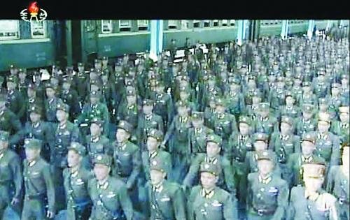 約2萬名朝鮮朝鮮人民軍基層軍官近日陸續(xù)抵達平壤，準備出席軍方大會。