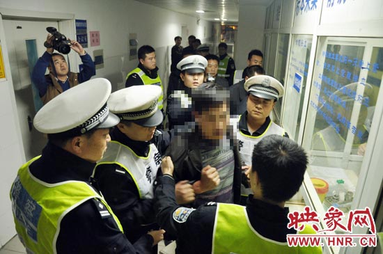 河南查處4213起酒駕案件 76名公務(wù)員涉嫌酒駕被拘留 河南查處4213起酒駕案件 76名公務(wù)員涉嫌酒駕被拘留