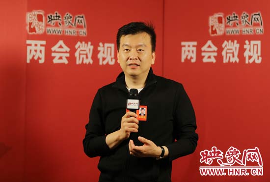 全國(guó)人大代表張澤群接受映象網(wǎng)“兩會(huì)微視”訪談。