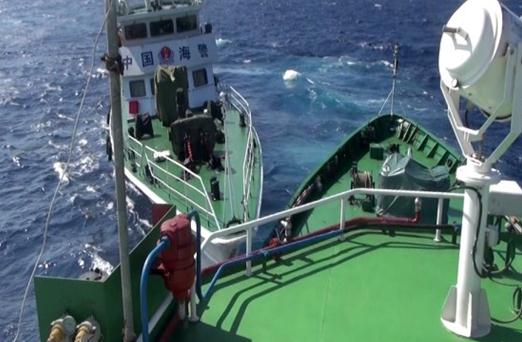 越南拍攝的中國?？樟α孔o衛(wèi)981鉆井平臺。