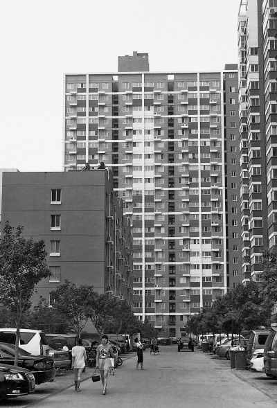 新就業(yè)大中專畢業(yè)生，外來務(wù)工人員住滿5年可申請購買公租房。