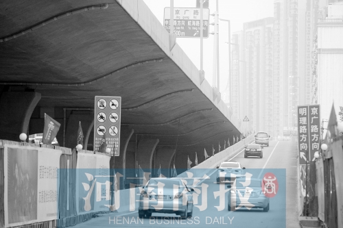 隴海路高架大學(xué)路南側(cè)西向東上橋匝道，后天就要封閉了