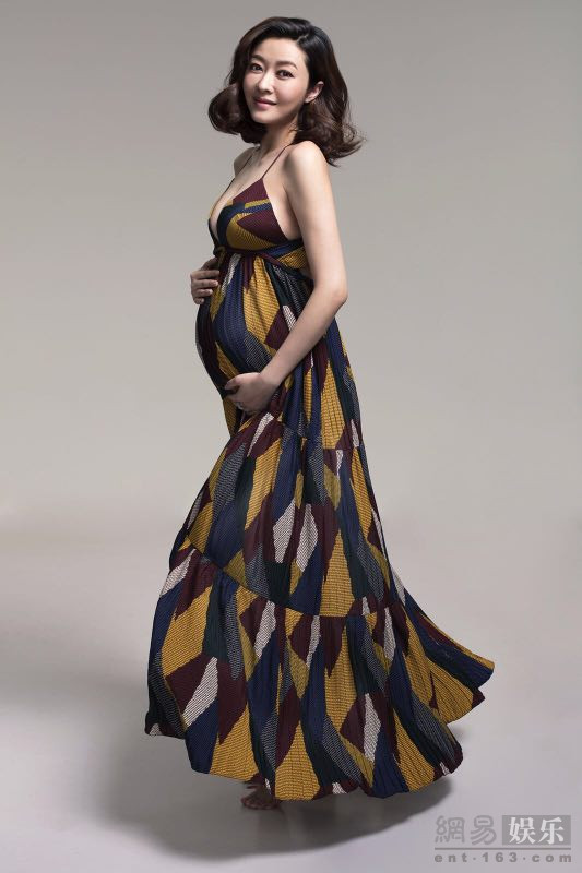 熊黛林秀恩愛(ài)大肚照 贊老公貼心:沒(méi)嫁錯(cuò)人 熊黛林秀恩愛(ài)大肚照 贊老公貼心:沒(méi)嫁錯(cuò)人