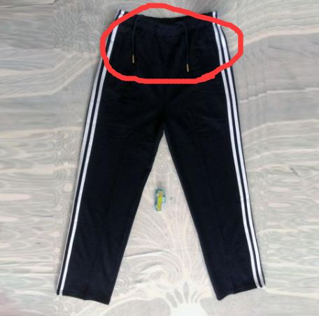 嚇哭！6歲男孩被夾斷手指 罪魁禍?zhǔn)拙故切７? oldsrc=