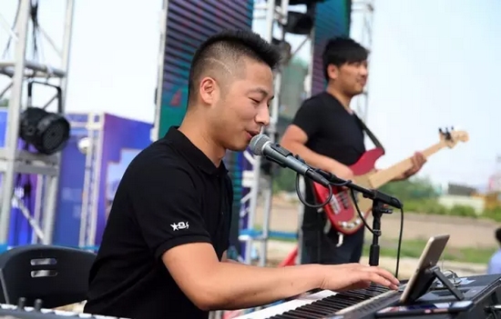 辛苦樂隊(duì)老師，你們跟我們一起，共同見證了時(shí)光音樂節(jié)是如何一步步成長至今的。