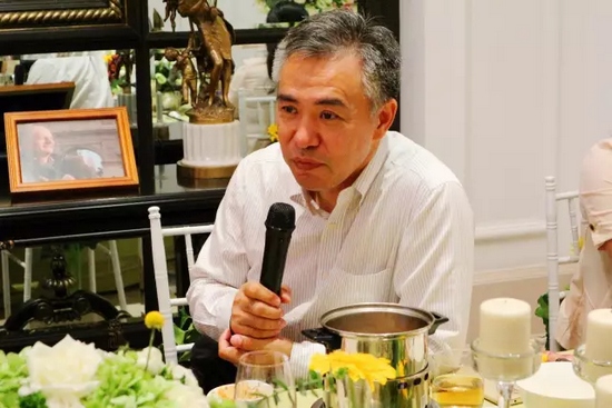 就藝術(shù)品投資收藏、人工智能、基因檢測(cè)等話題，劉東曉博士一一做了分析講解。